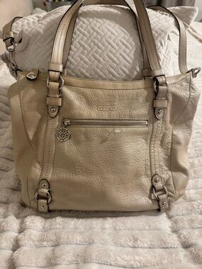 Coach Pebbled Leather Tote/ crossbody Bag in Creamy Champagne